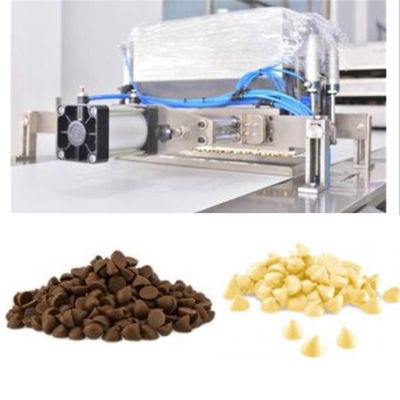 Macchina per la fabbricazione di cioccolatini con depositori pneumatici da 100 kg/h