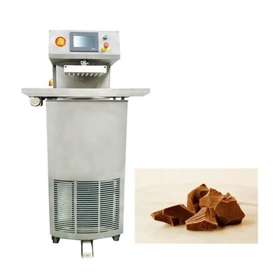 I panettieri usano una macchina per fare cioccolato da 25 litri per le piccole imprese